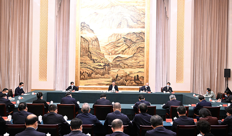 5月17日上午，中共中央總書記、國家主席、中央軍委主席習(xí)近平在陜西西安主持中國－中亞峰會前夕，專門聽取陜西省委和省政府工作匯報，發(fā)表了重要講話。